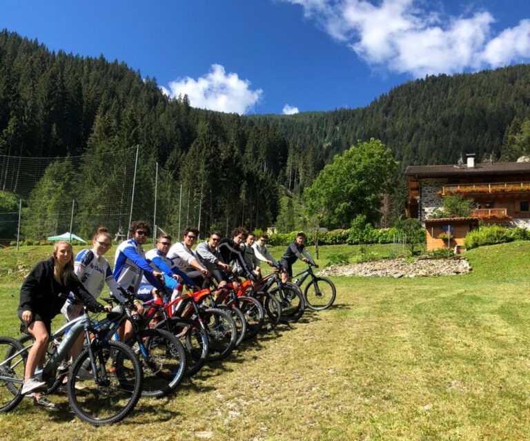 Gara di mountain bike Chalet nelle Dolomiti